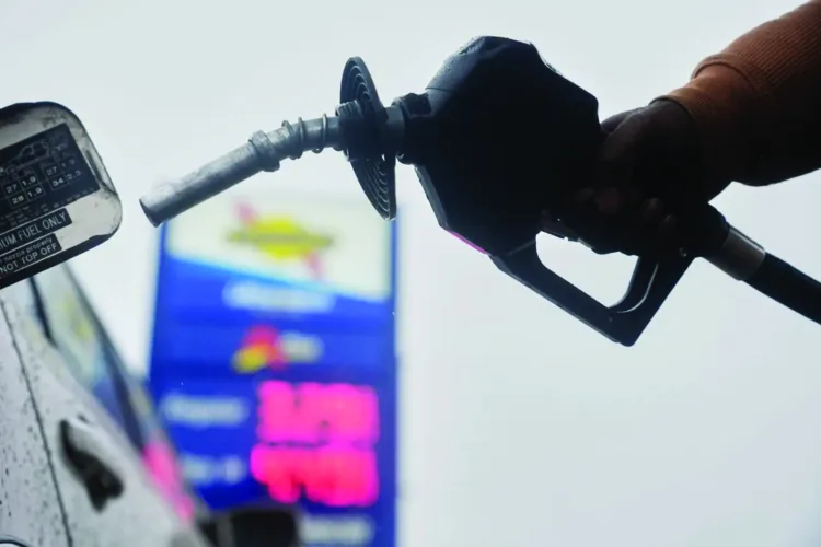 Gas prices dip